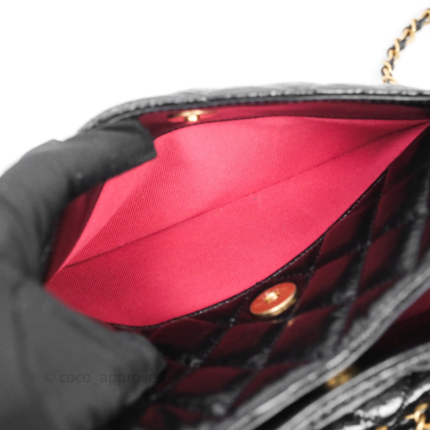 Chanel Medium Quilted Wavy CC Hobo Black Shiny Crumpled Calfskin Aged Gold Hardware
