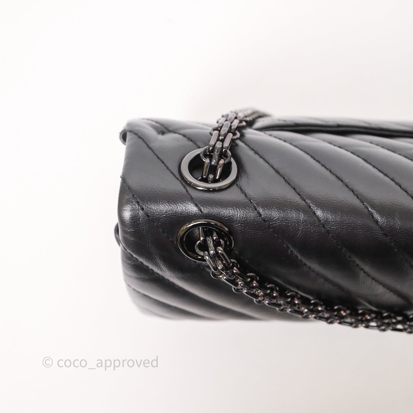 Chanel Reissue 225 Chevron Aged Calfskin So Black