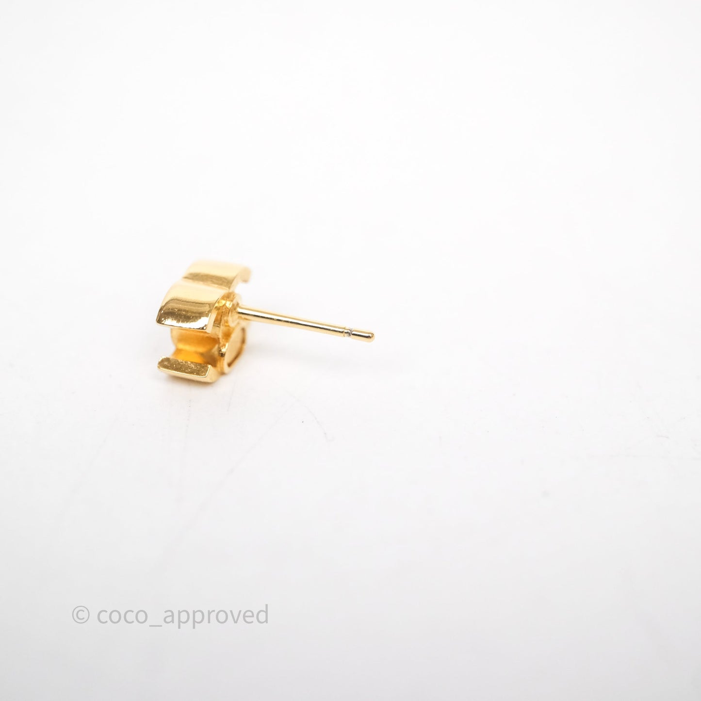 Chanel CC Earrings Gold Tone 26P