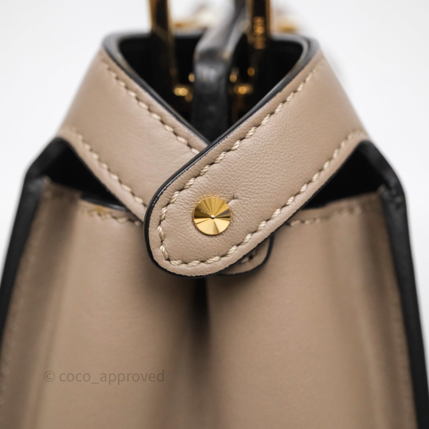 Fendi Peekaboo Iconic Essentially Bag Calfskin Beige