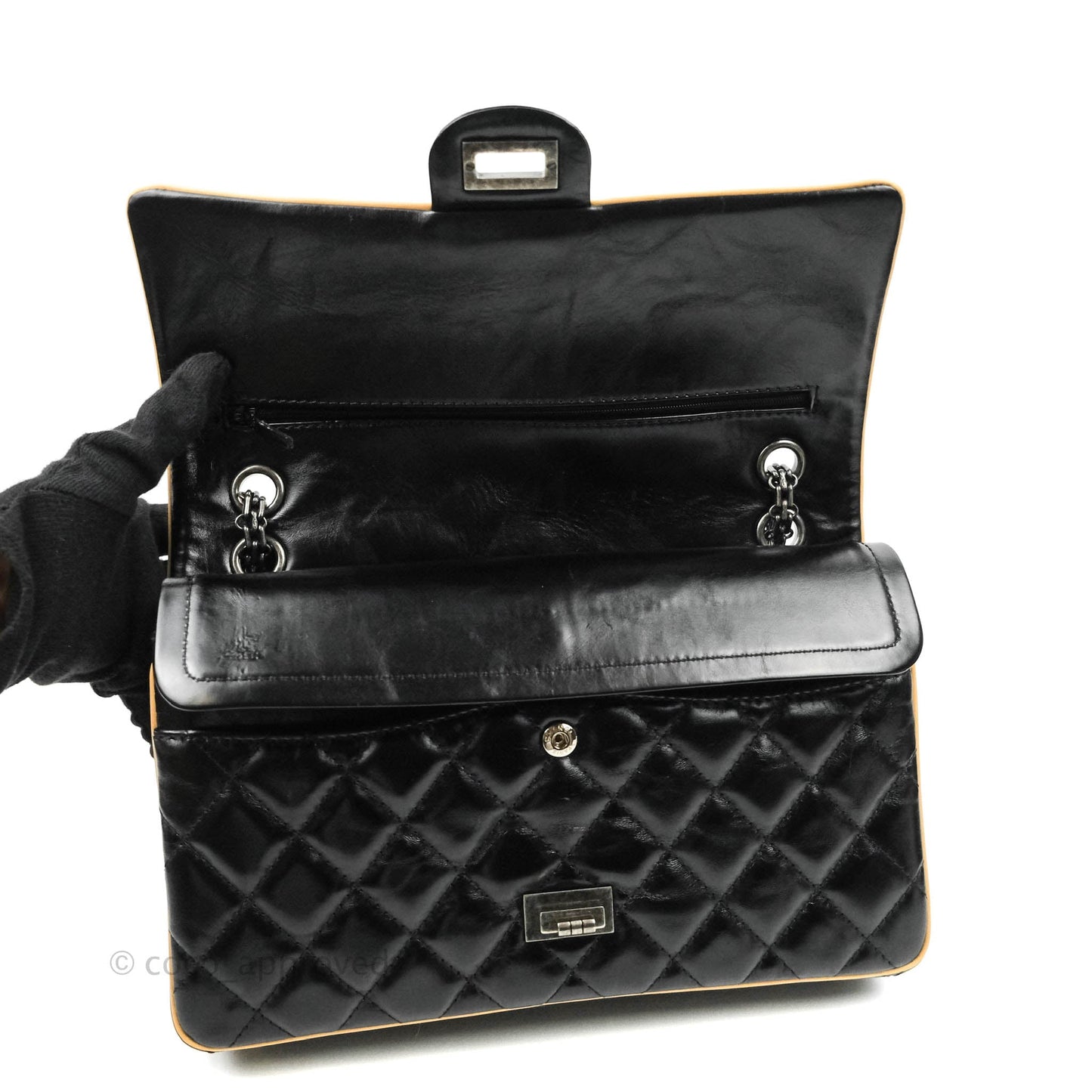 Chanel Reissue Quilted Aged Calfskin Beige & Black Ruthenium Hardware 226