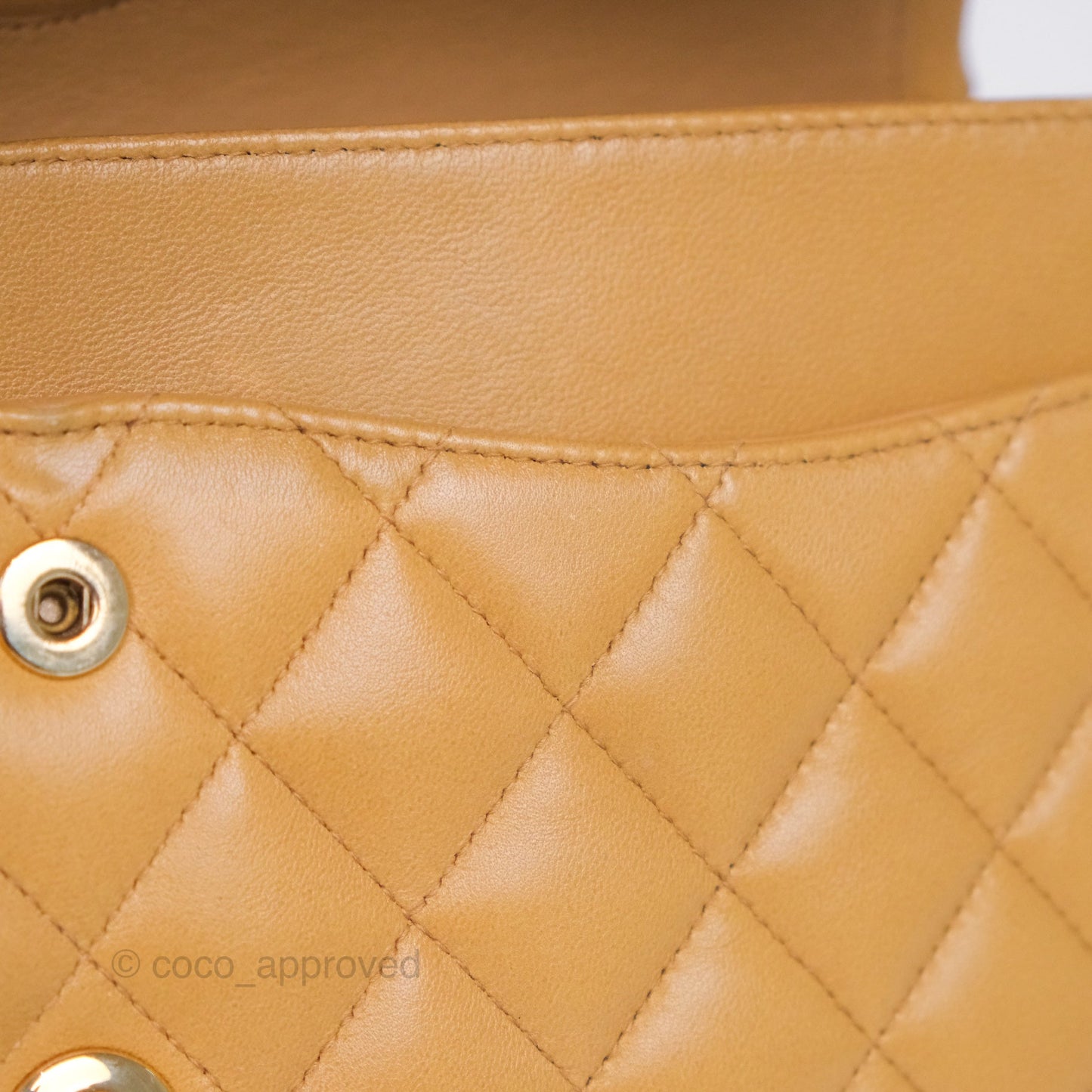 Chanel Classic M/L Medium Flap Quilted Beige Lambskin 24K Gold Hardware