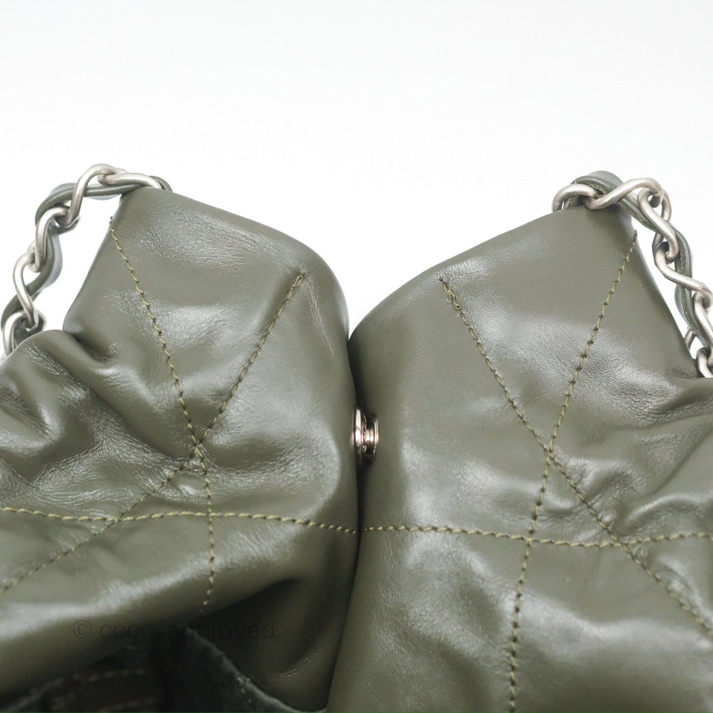 Chanel 22 Medium Green Shiny Calfskin Ruthenium Hardware