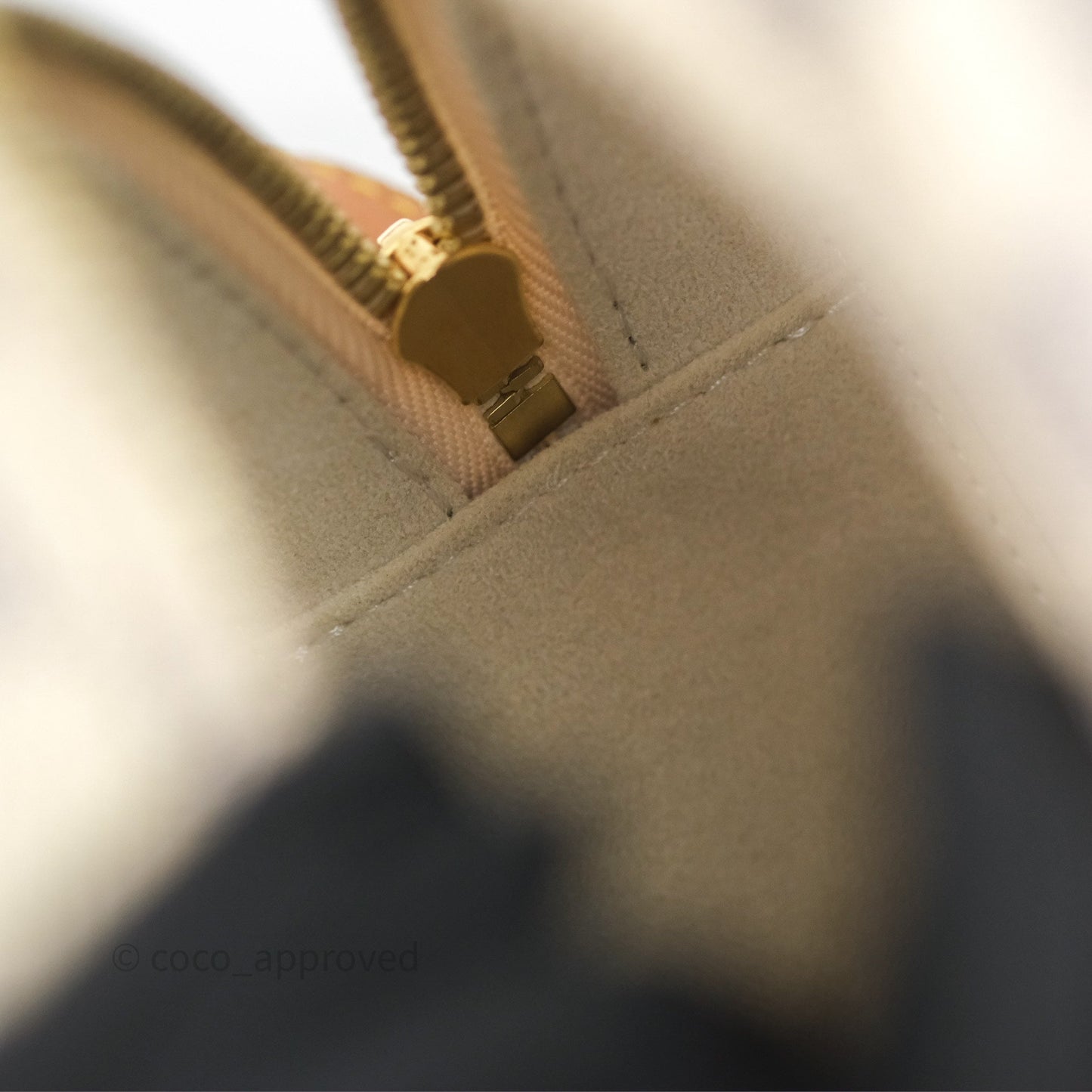 Louis Vuitton Boite Chapeau Souple PM Damier Azur