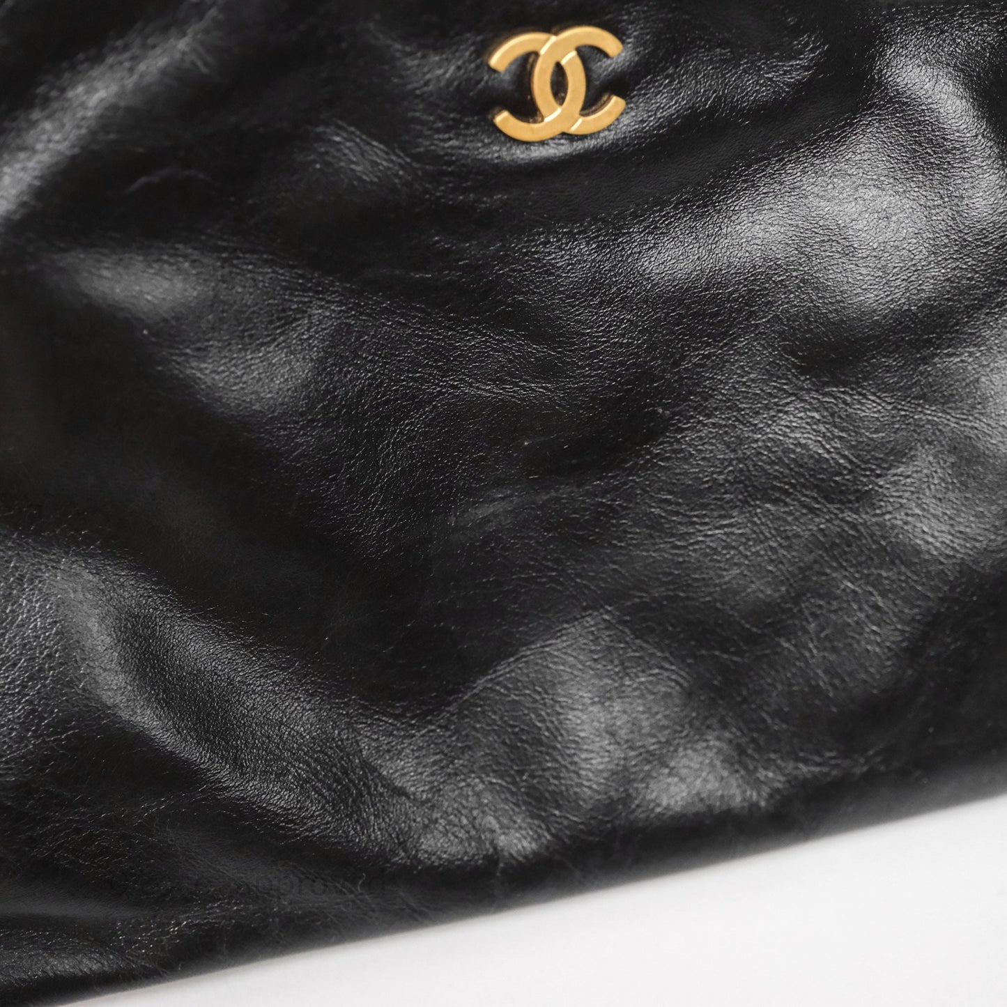 Chanel 22 Bag Medium Black Crumpled Calfskin Aged Gold Hardware