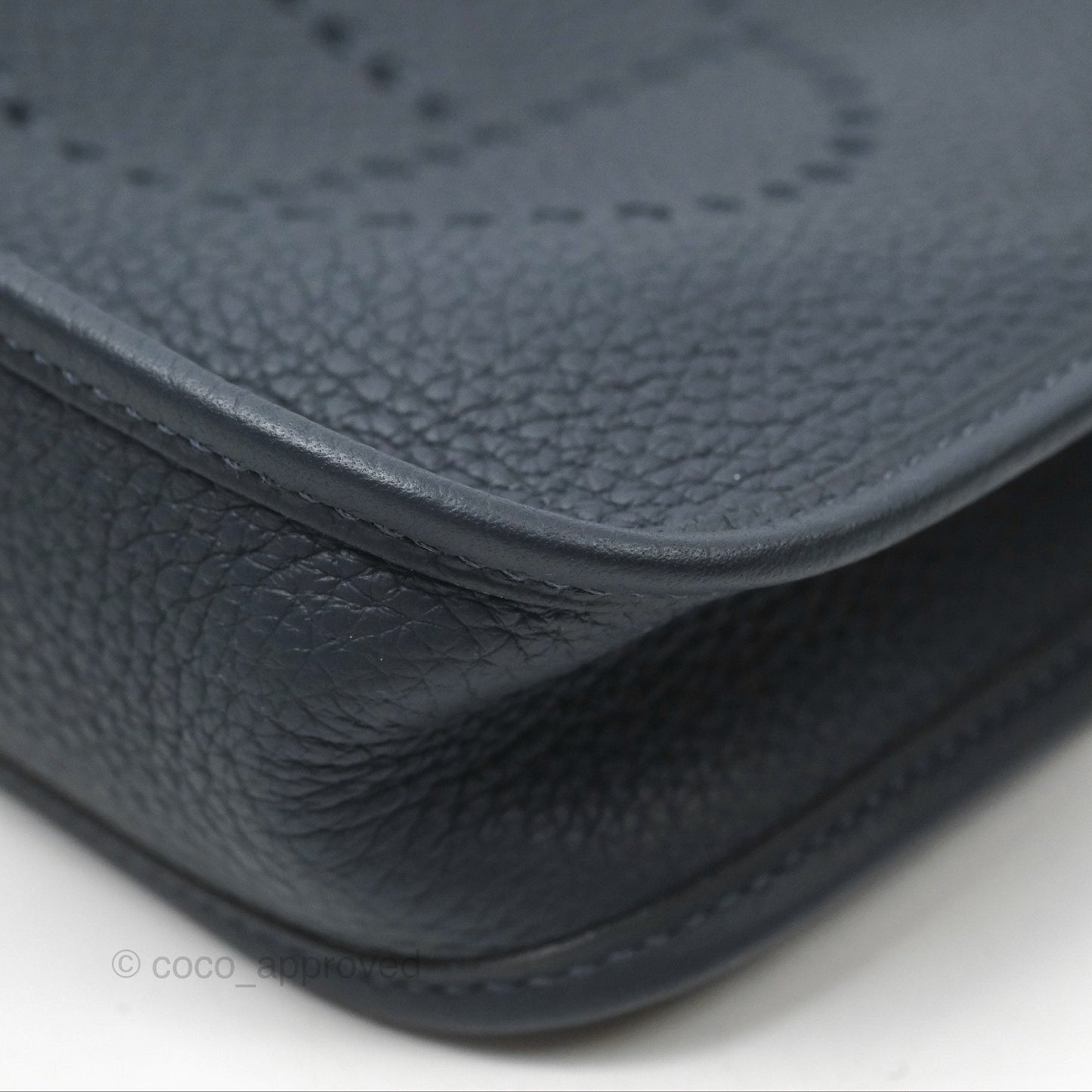 Hermès Mini Evelyne 16 Bleu Nuit 2Z/ Bleu Indigo 76 Clemence Gold Hardware