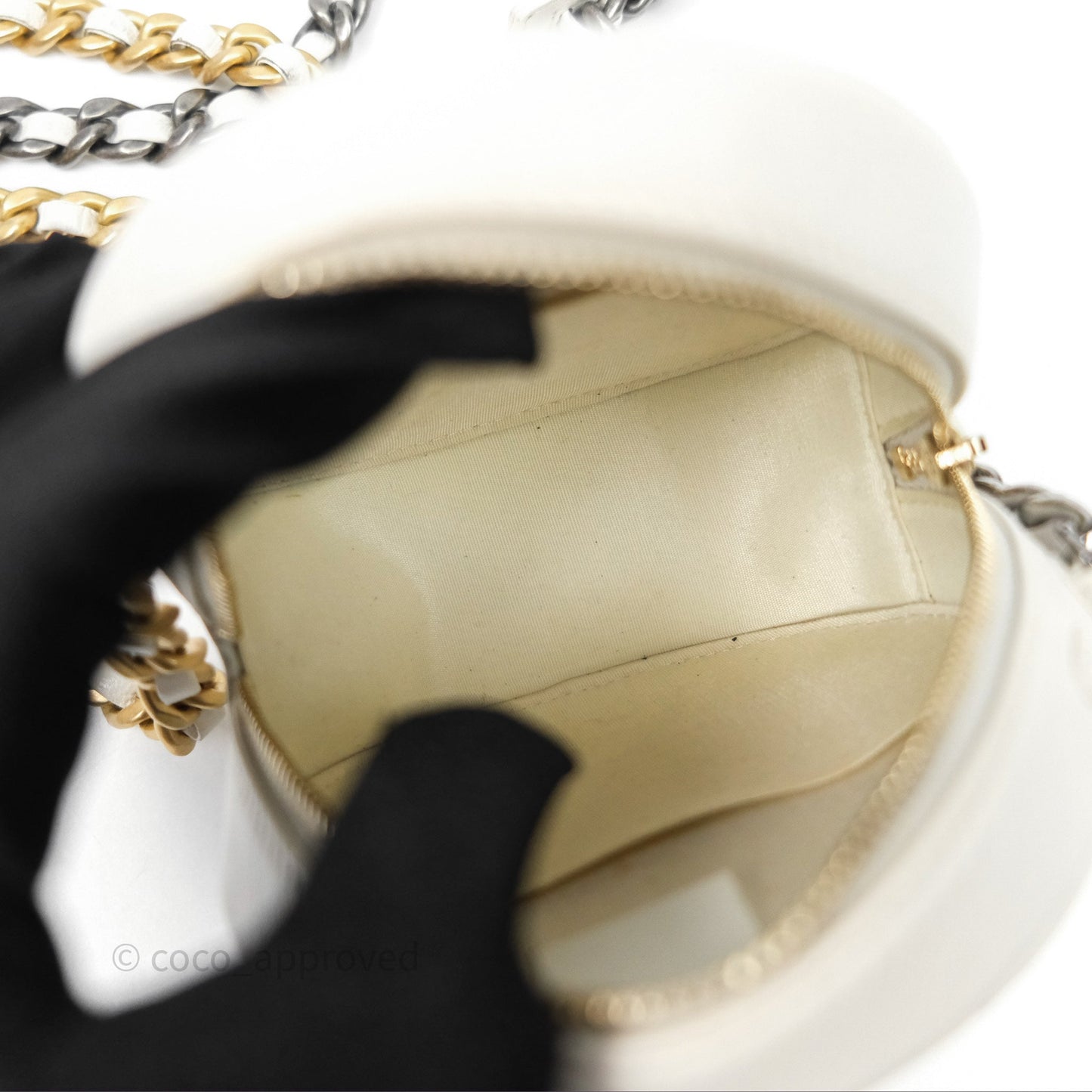 Chanel 19 Round Clutch With Chain White Calfskin Mixed Hardware