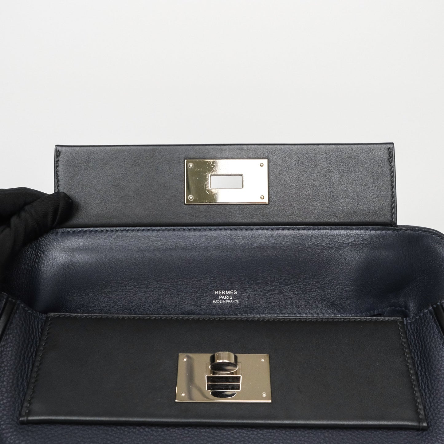 Hermès 24/24 29 Bleu Nuit 2Z / Noir Black 89 Togo/Swift Palladium Hardware