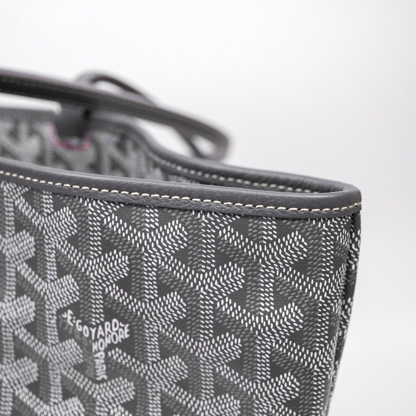 Goyard Artois Tote MM Goyardine Canvas⁣⁣⁣⁣⁣⁣⁣⁣⁣⁣⁣⁣⁣⁣⁣⁣⁣⁣⁣⁣ Grey