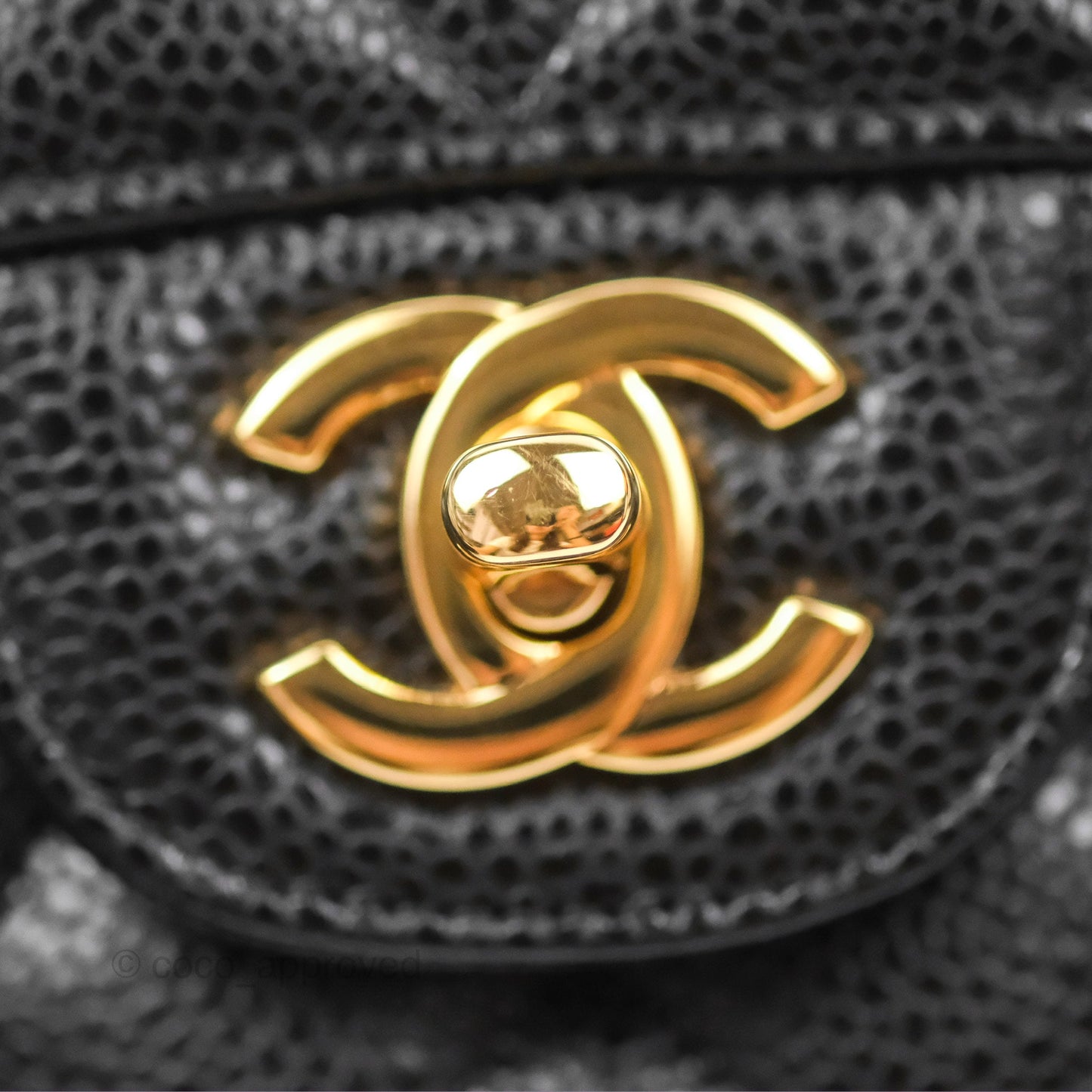 Chanel Classic M/L Medium Flap Quilted Black Caviar Gold Hardware