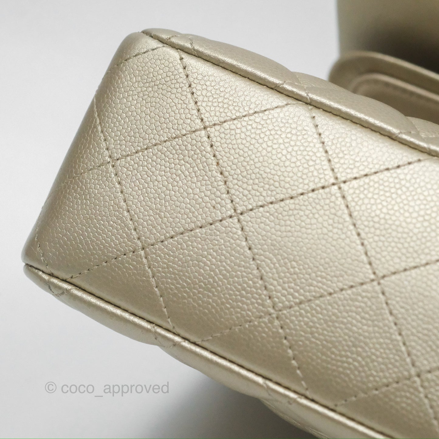 Chanel Classic M/L Medium Flap Quilted Gold Caviar Gold Gold Hardware