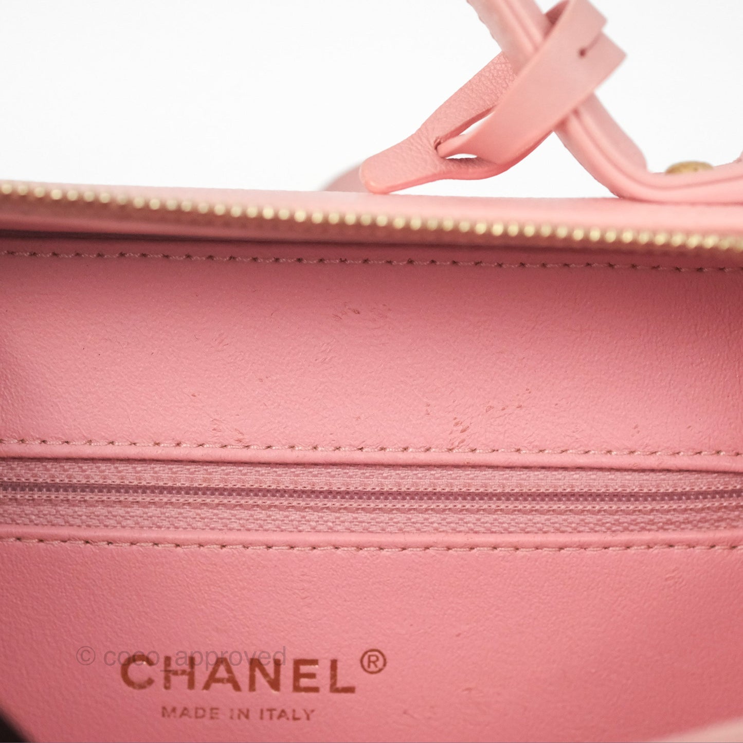 Chanel Quilted Medium CC Filigree Vanity Case Pink Caviar Gold Hardware