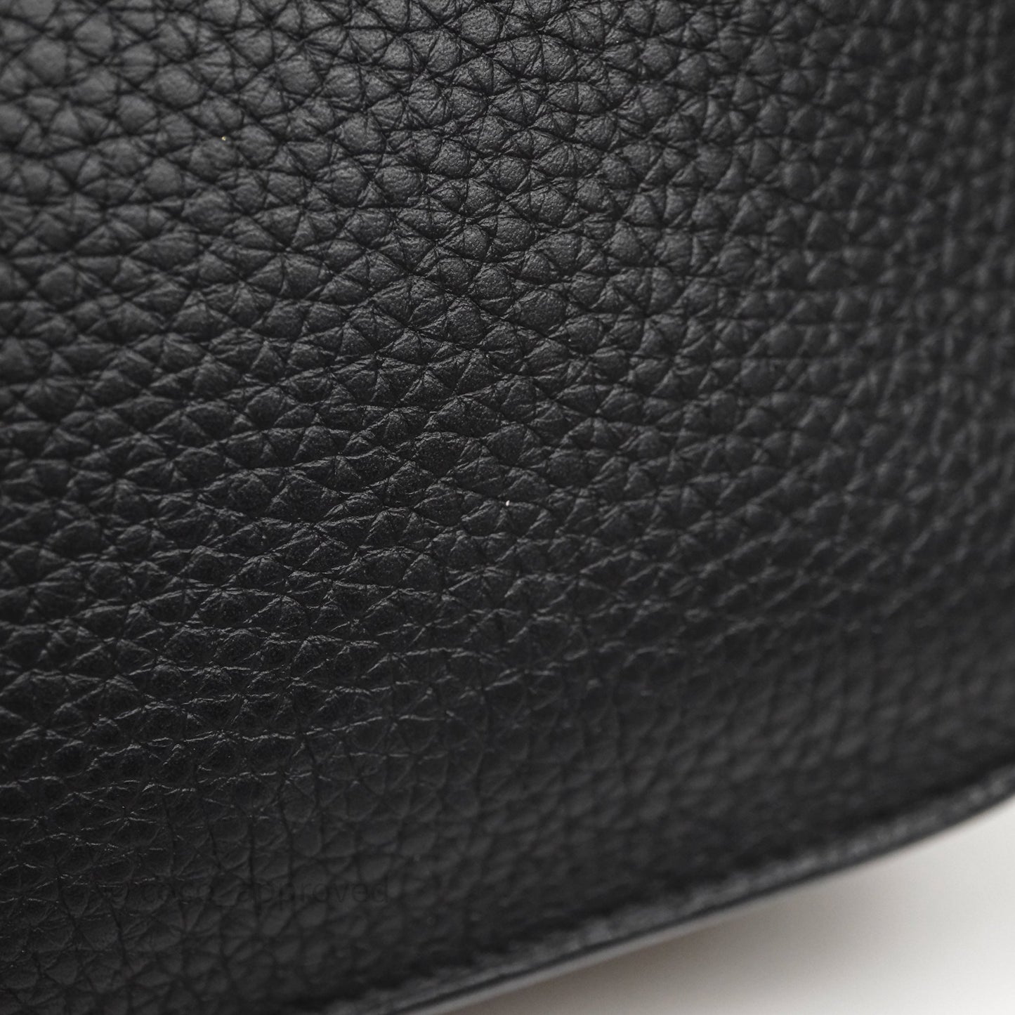 Hermès Halzan 25 Taurillon Clemence 89 Noir Gold Hardware
