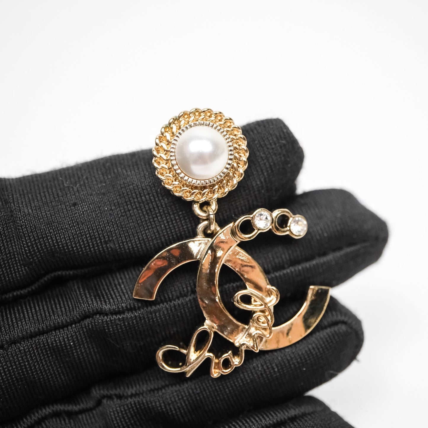 Chanel CC Coco Round Pearl Drop Earrings Gold Tone 22P