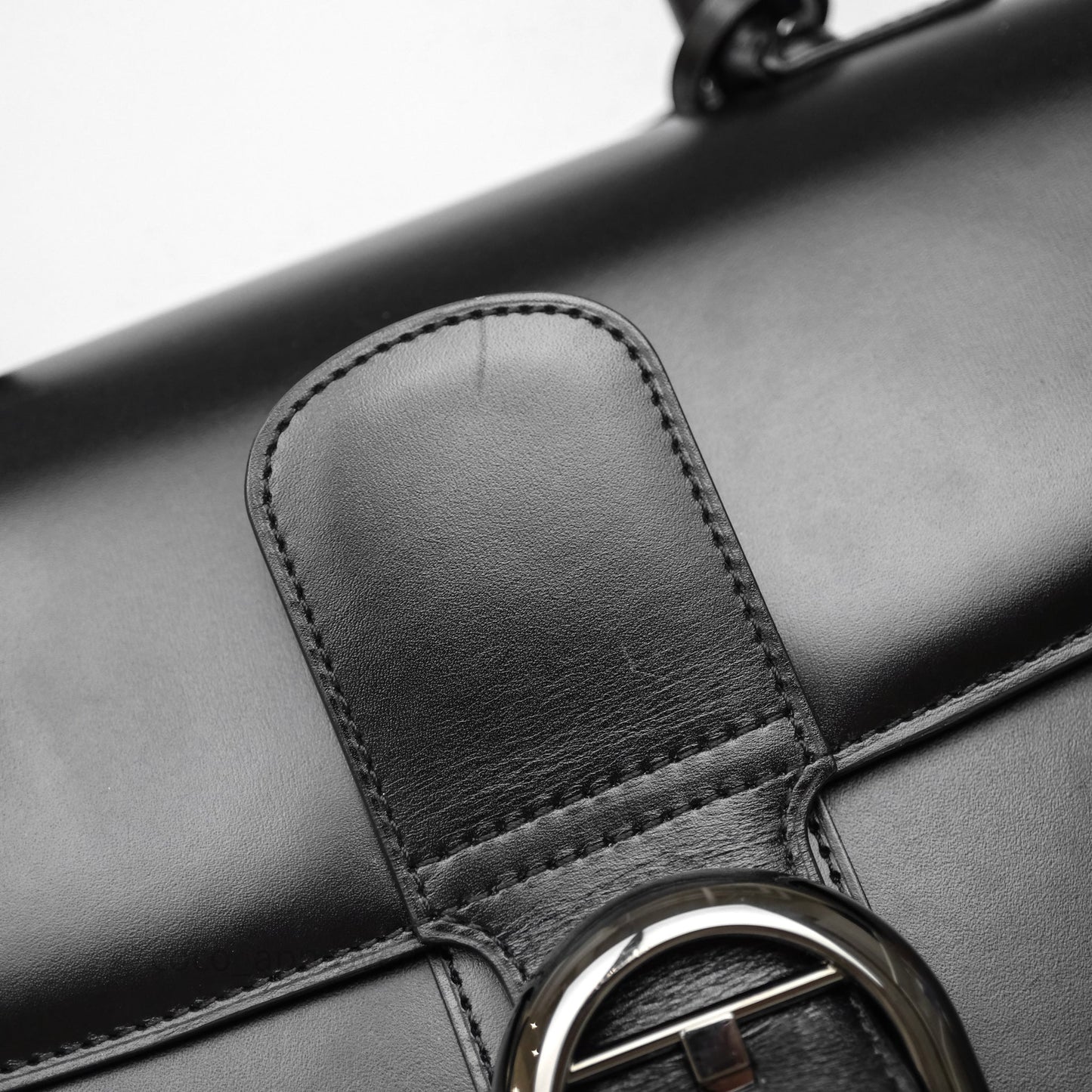 Delvaux Brillant MM Calfskin Black