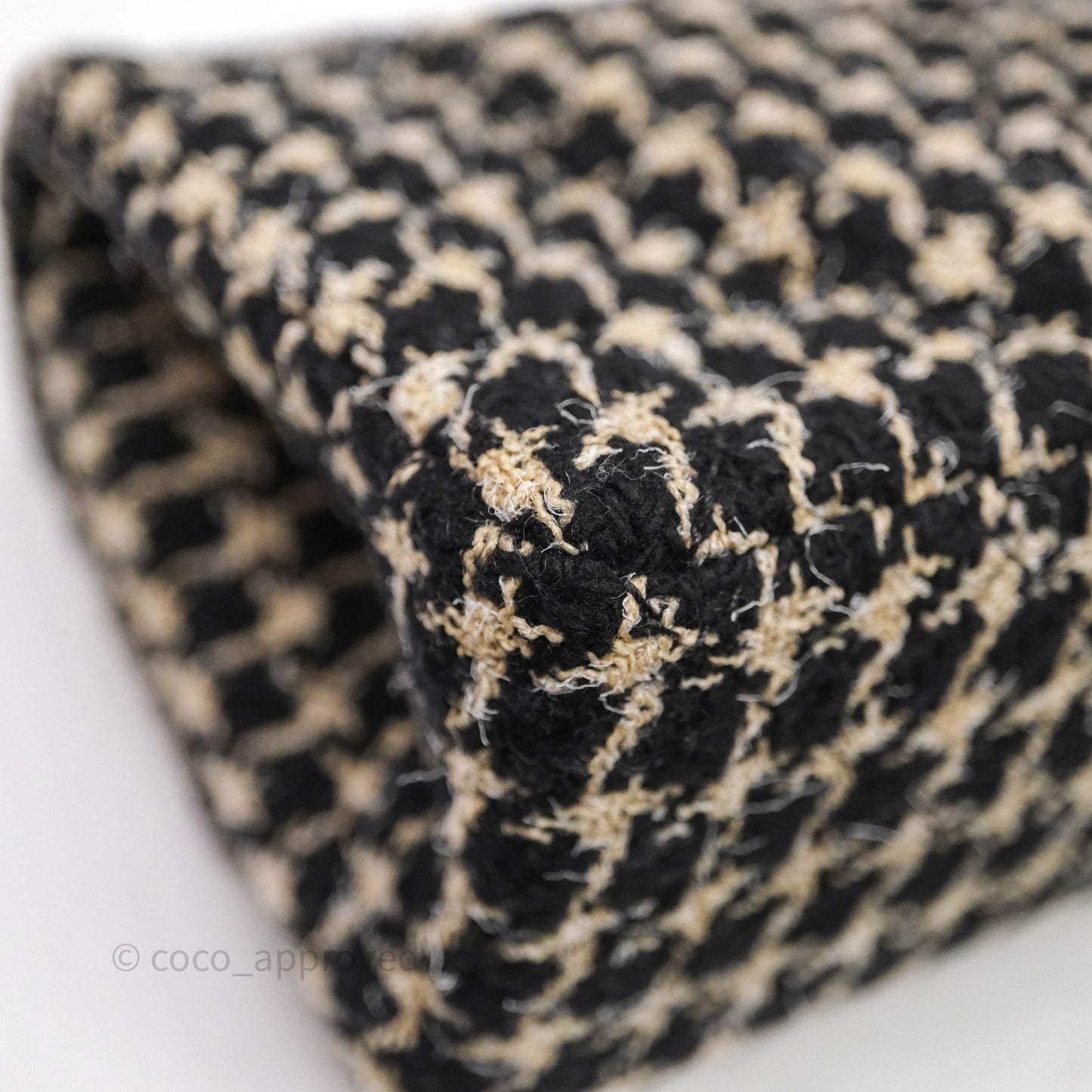 Chanel Reissue 225 Black Beige Houndstooth Tweed Antique Gold Hardware