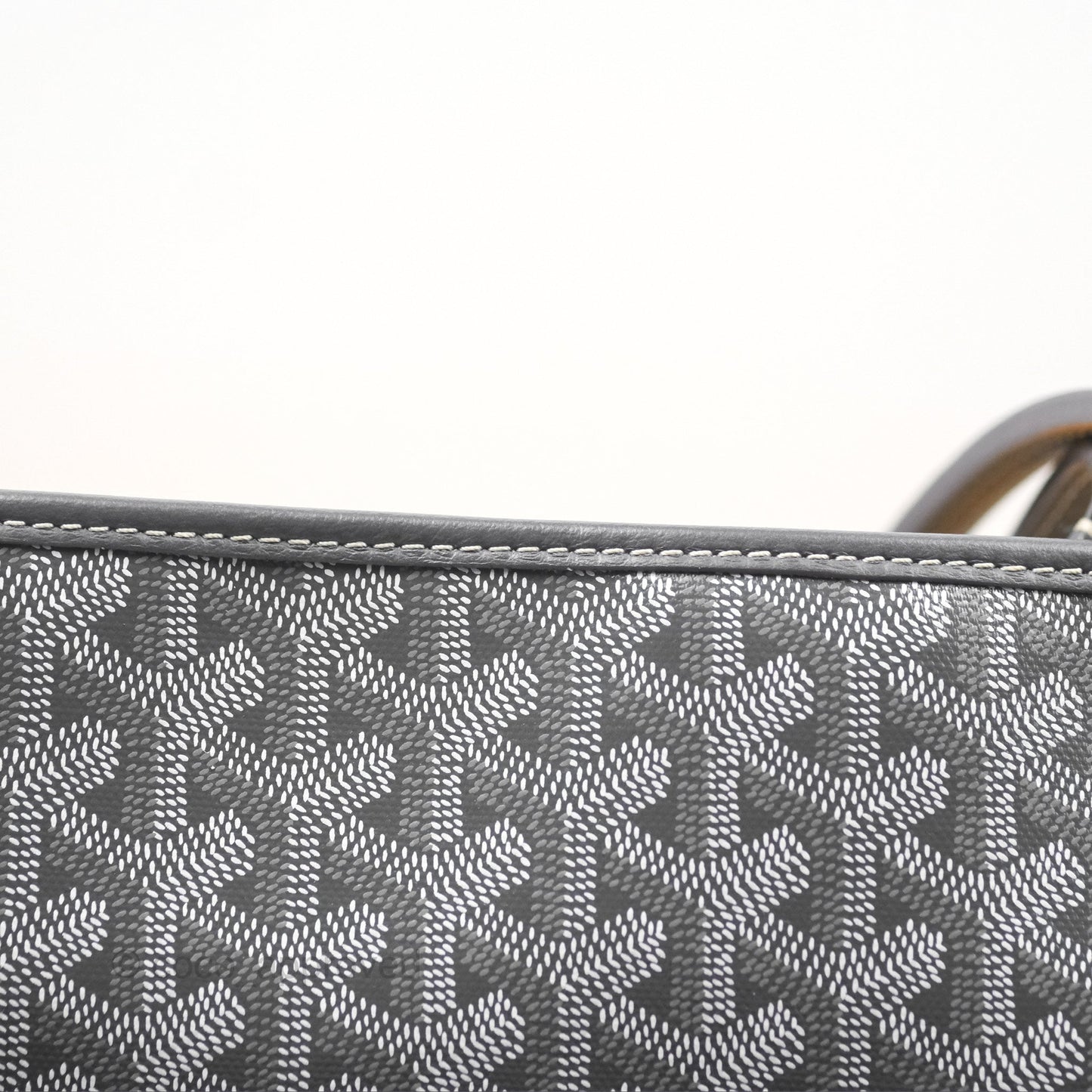 Goyard St Artois Tote MM ⁣⁣⁣⁣⁣⁣⁣⁣⁣⁣⁣⁣⁣⁣⁣⁣⁣⁣⁣⁣Grey Canvas