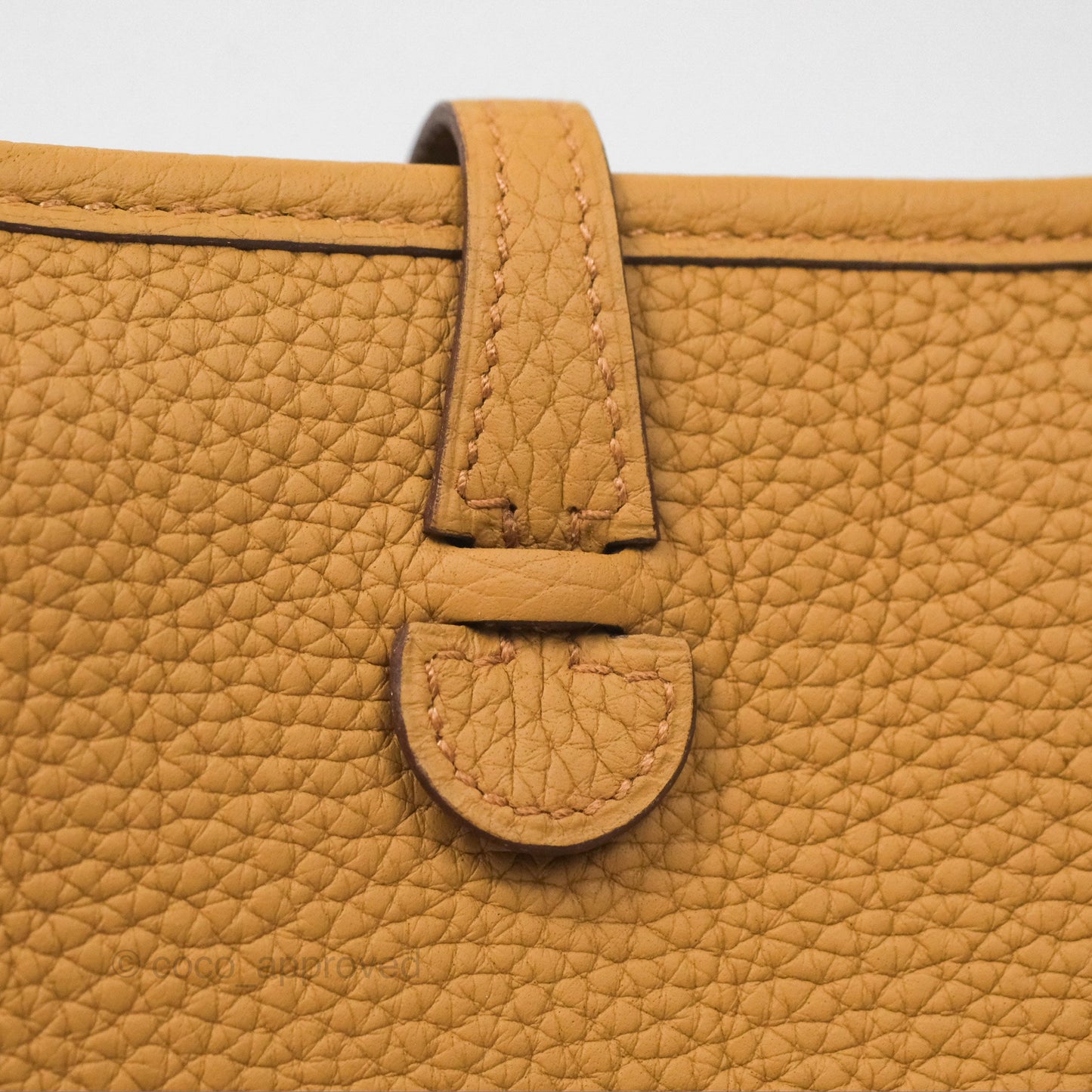 Hermès Mini Evelyne 16 Biscuit 48 Camel Clemence Gold Hardware