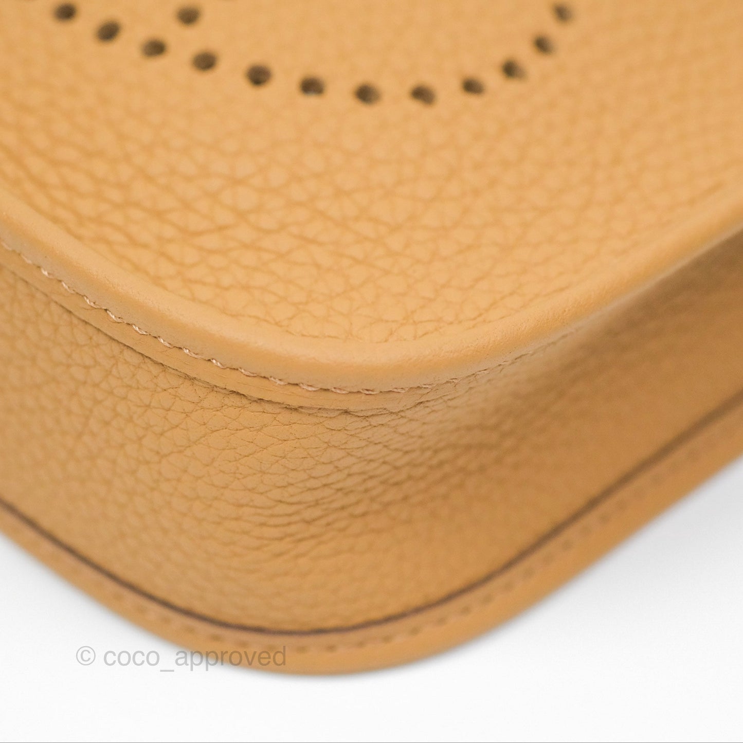 Hermès Mini Evelyne 16 Biscuit 48 Taurillon Clemence Gold Hardware