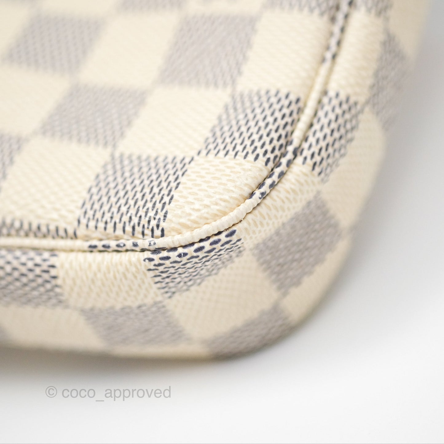 Louis Vuitton Damier Azur Pochette