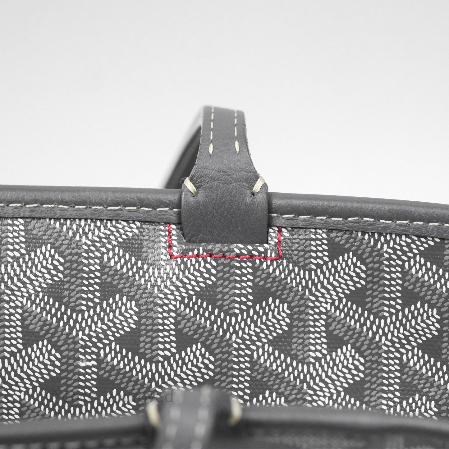 Goyard St Artois Tote MM ⁣⁣⁣⁣⁣⁣⁣⁣⁣⁣⁣⁣⁣⁣⁣⁣⁣⁣⁣⁣Grey Canvas