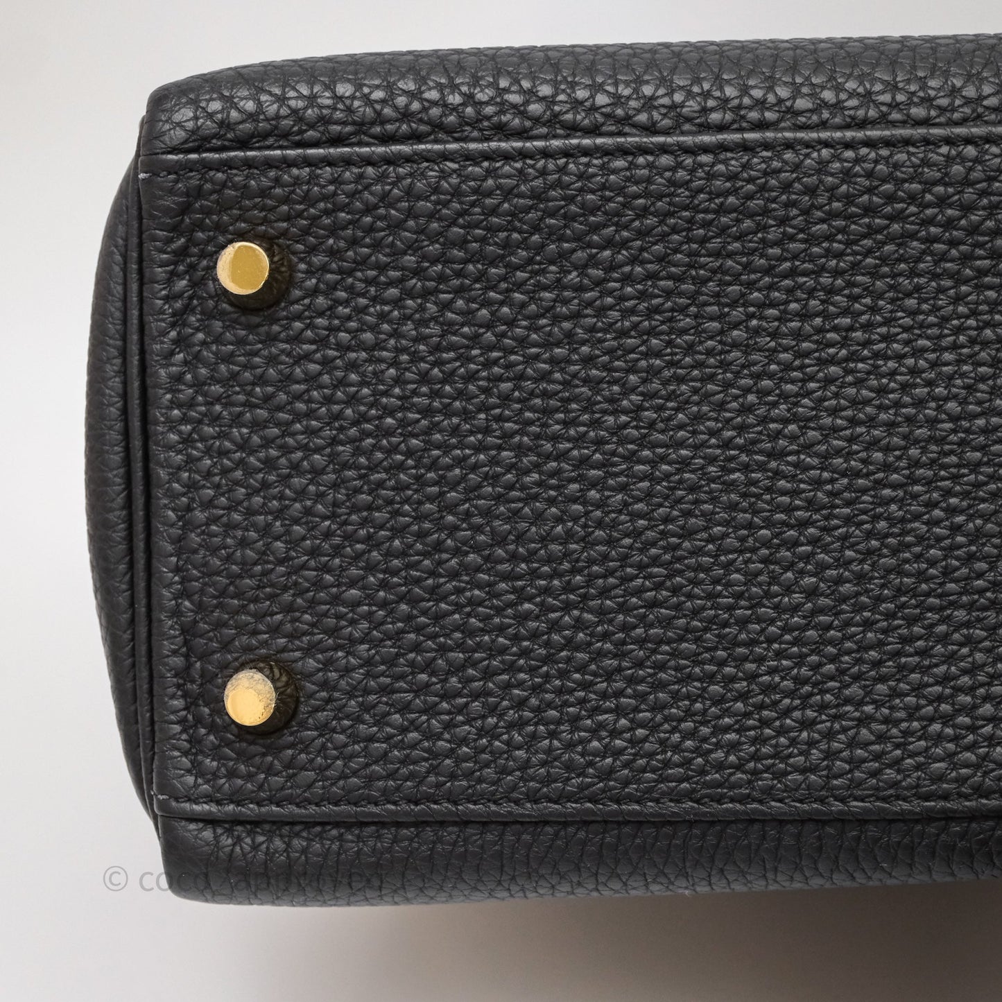 Hermès Kelly 28 Noir 89 Togo Gold Hardware