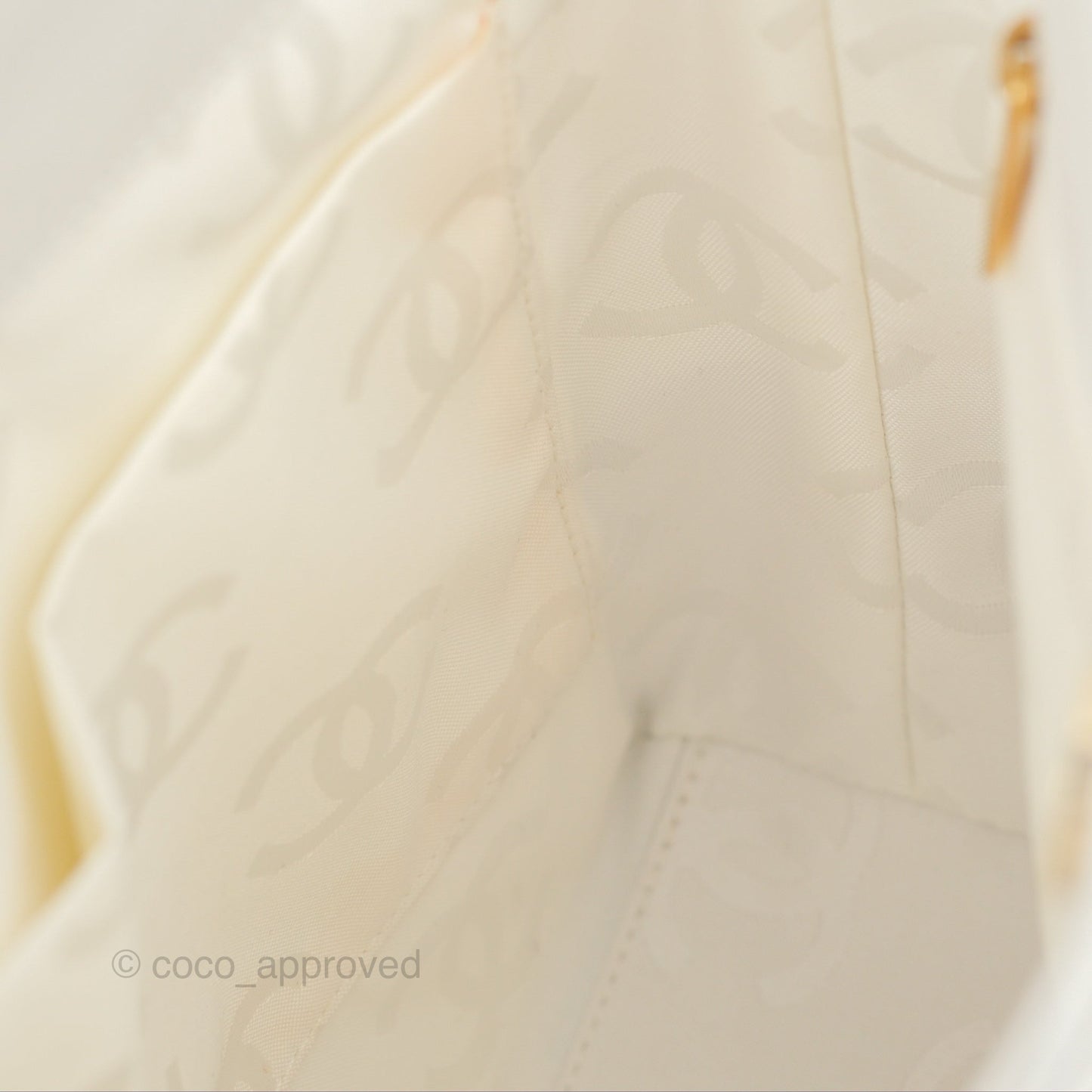 Chanel Vintage Quilted CC Tote Bag White Calfskin Gold Hardware