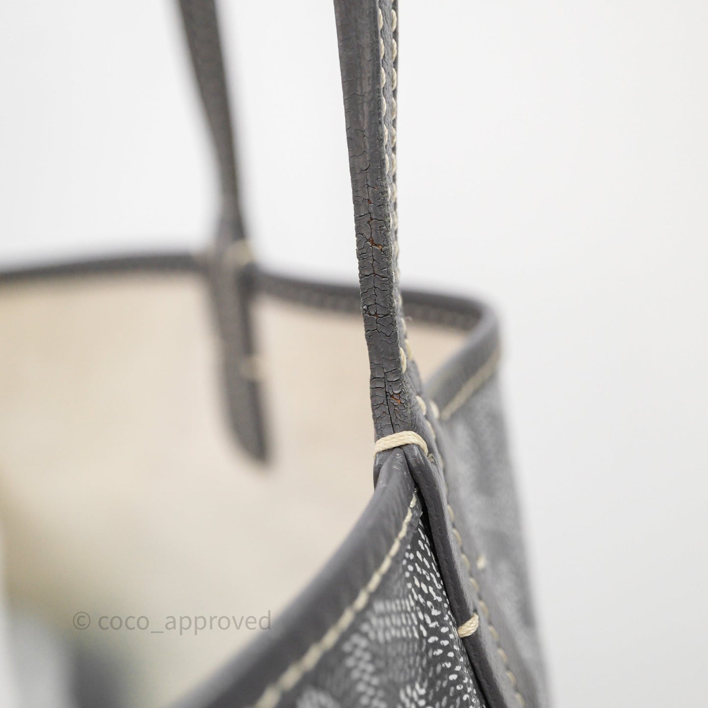 Goyard St Louis Tote PM ⁣⁣⁣⁣⁣⁣⁣⁣⁣⁣⁣⁣⁣⁣⁣⁣⁣⁣⁣⁣Grey