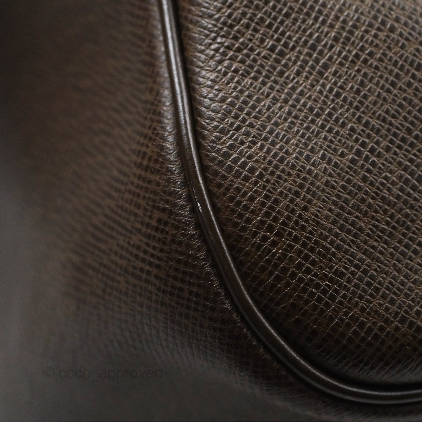 Louis Vuitton Vintage Kendall PM in Brown Taiga Leather