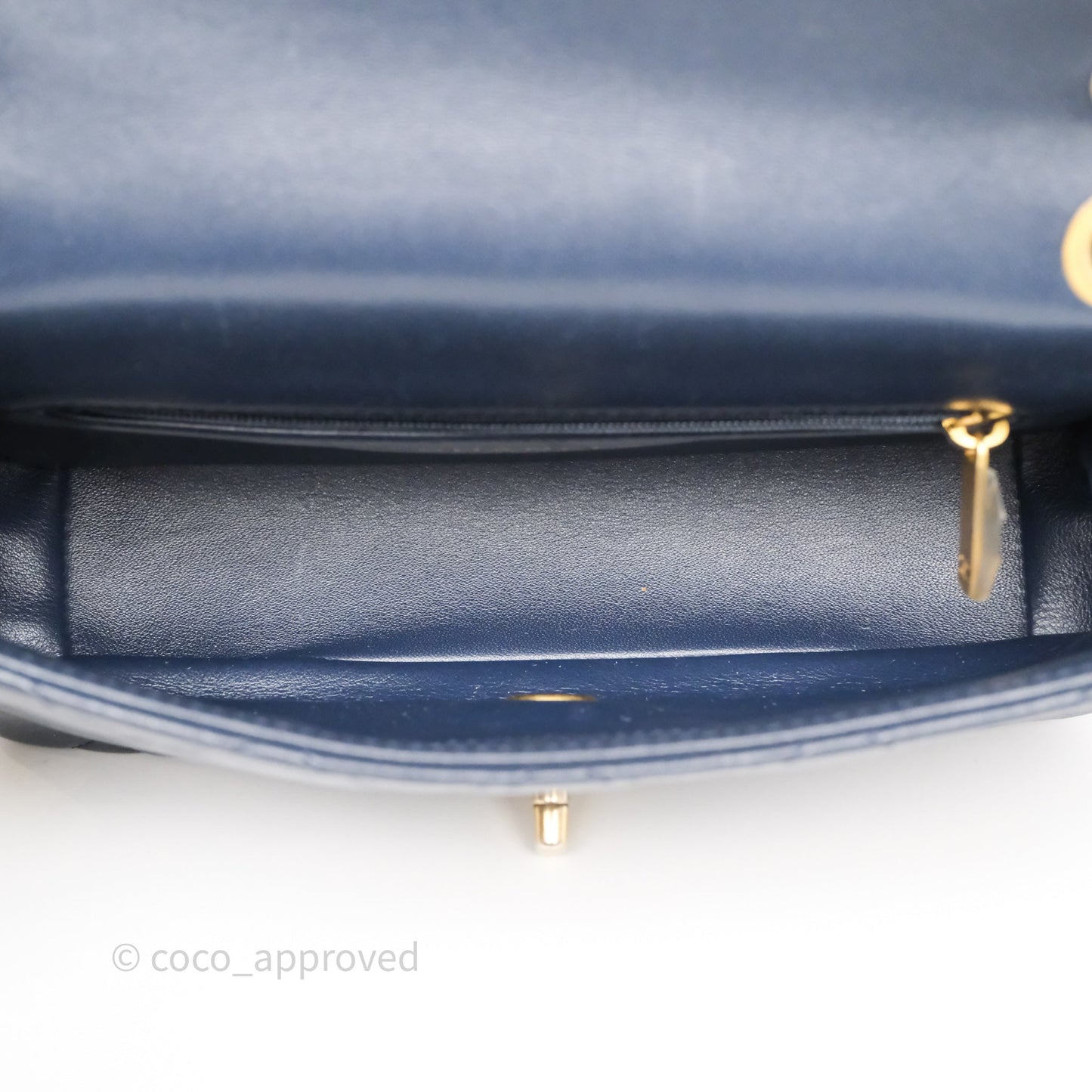 Chanel Quilted Entwined Chain Bag Navy Lambskin Aged Gold Hardware 21P