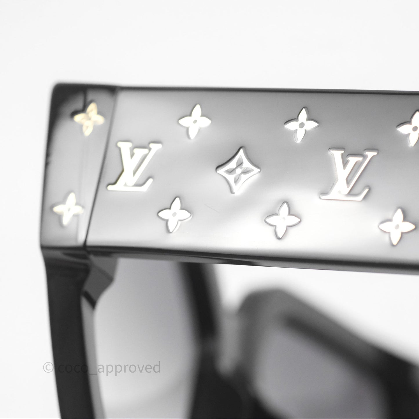 Louis Vuitton Rendez-Vous Square Sunglasses Black