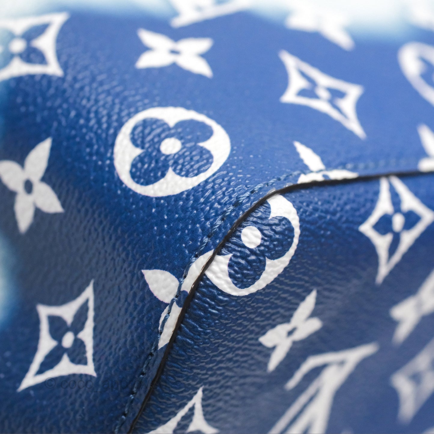 Louis Vuitton Escale Néonoé MM Monogram Blue