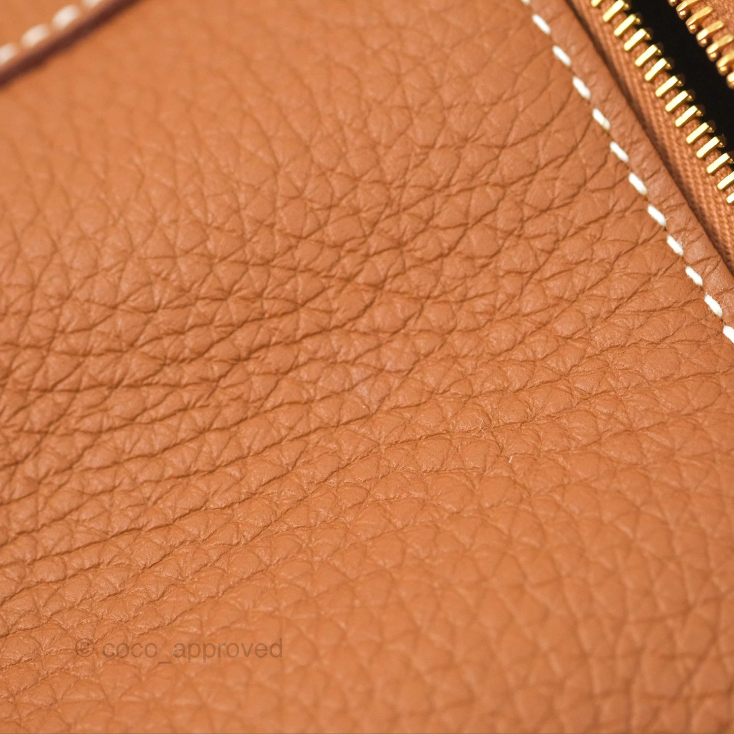 Hermès Lindy 26 Gold Taurillon Clemence Gold Hardware