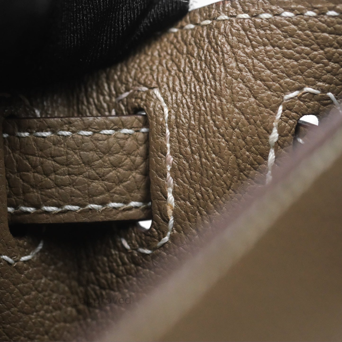Hermès Retourne Kelly 25 Etoupe 18 Togo Gold Hardware