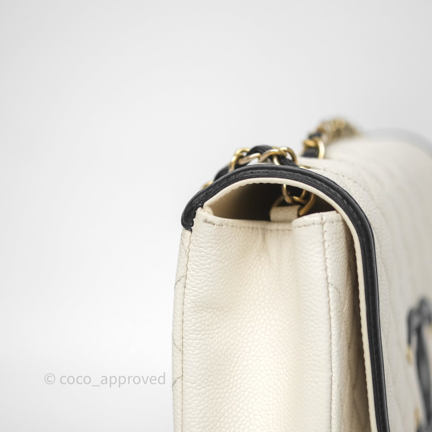 Chanel Quilted Medium CC Filigree Flap White/ Black Caviar