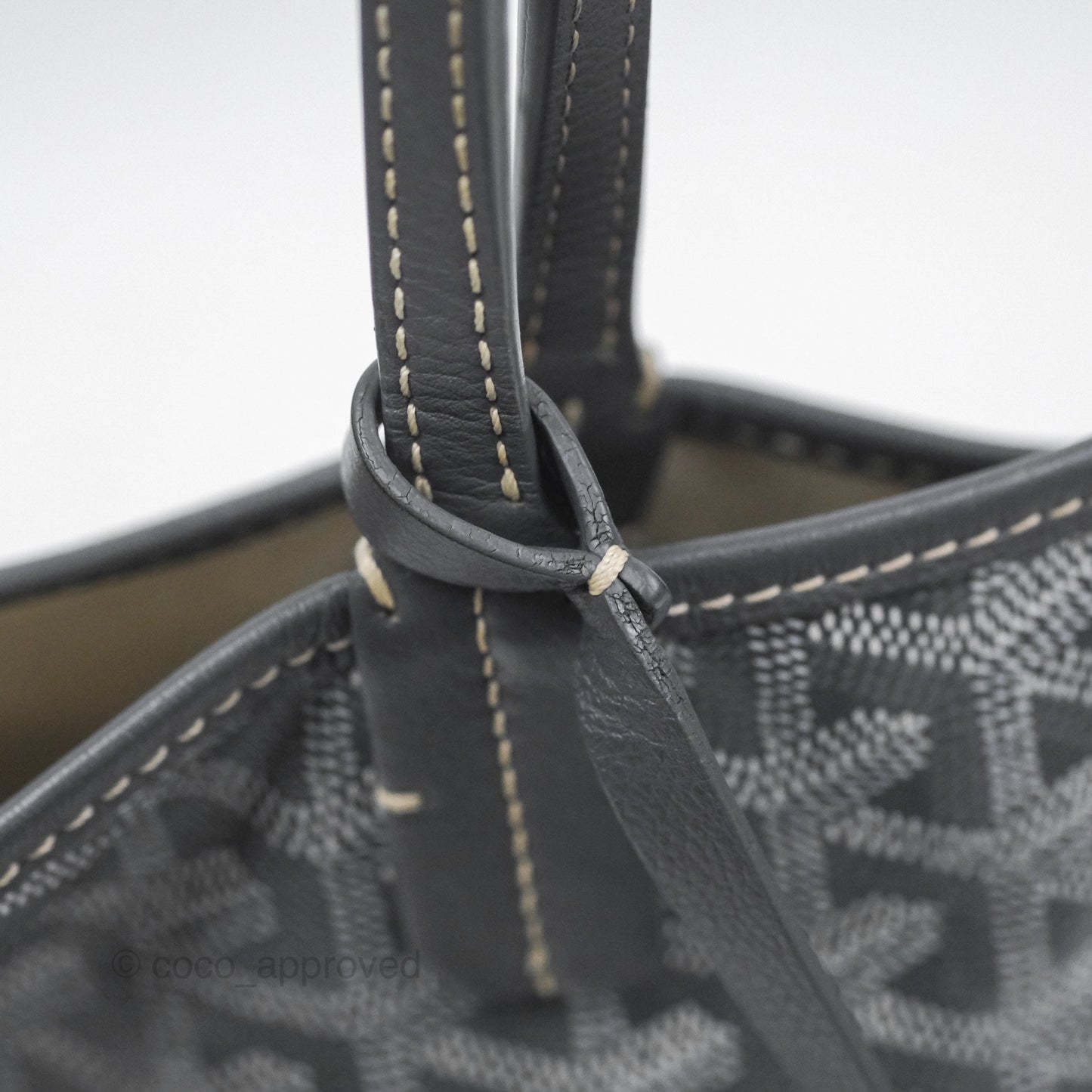 Goyard St Louis Tote PM ⁣⁣⁣⁣⁣⁣⁣⁣⁣⁣⁣⁣⁣⁣⁣⁣⁣⁣⁣⁣Grey Canvas