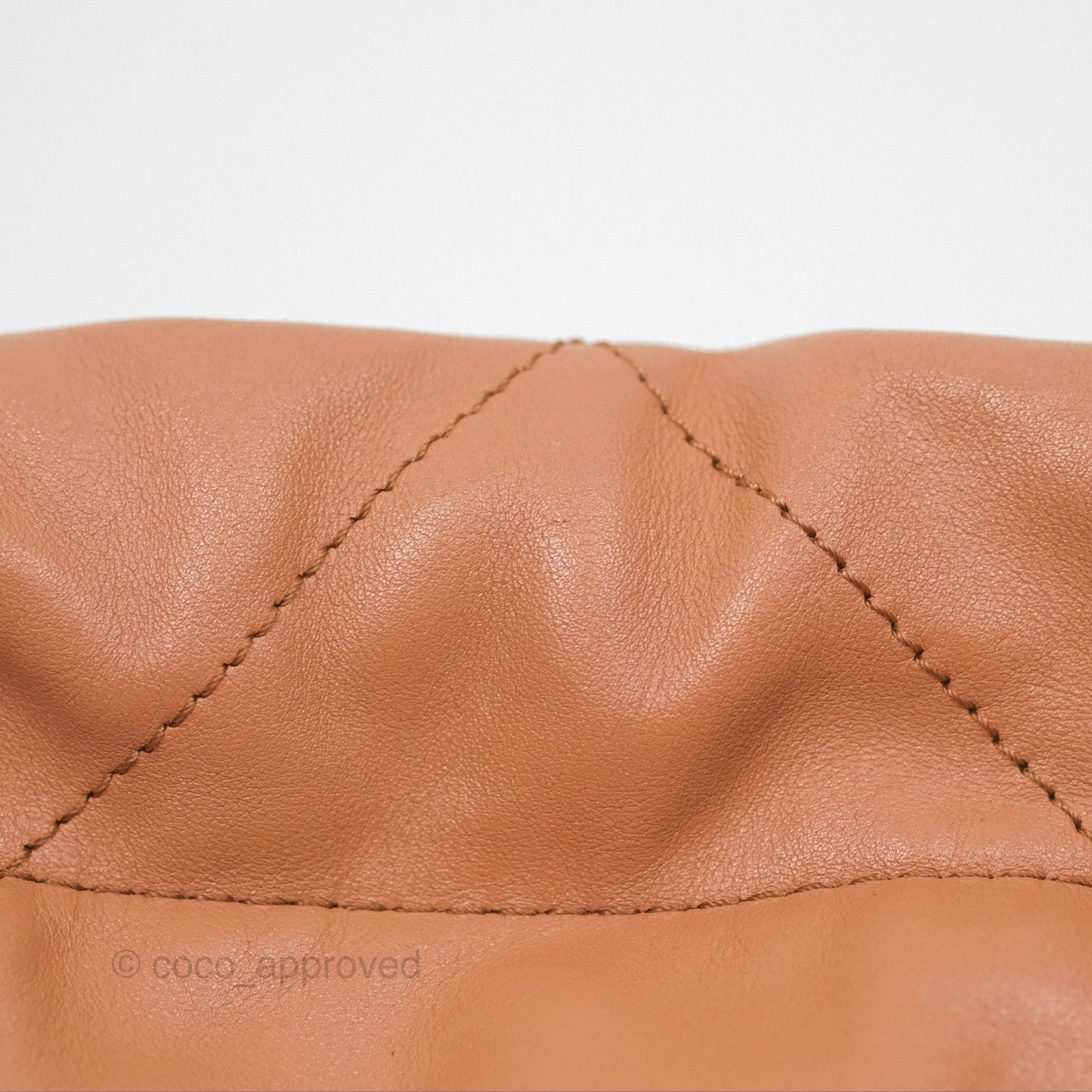 Chanel 22 Medium Caramel Beige Shiny Calfskin Aged Gold Hardware