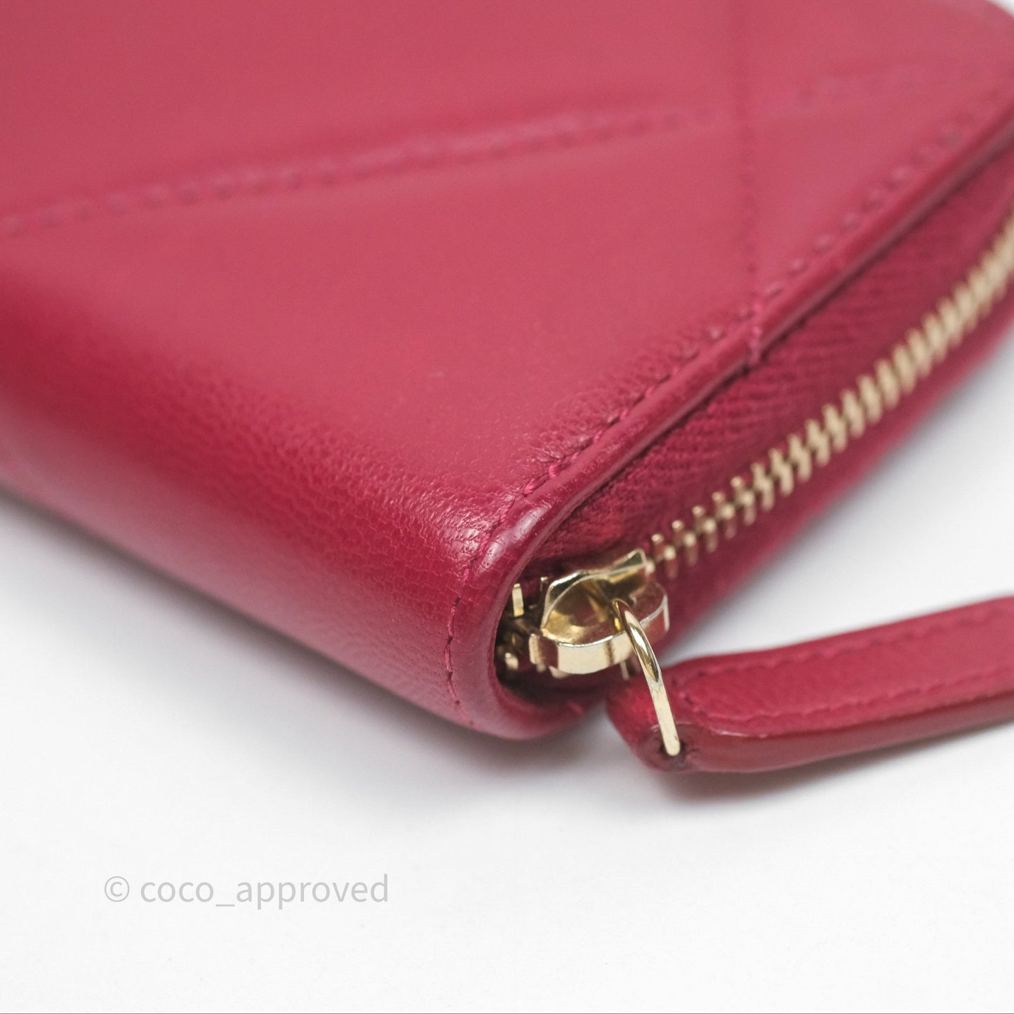 Chanel 19 Zip Card Holder Pink Lambskin Gold Hardware