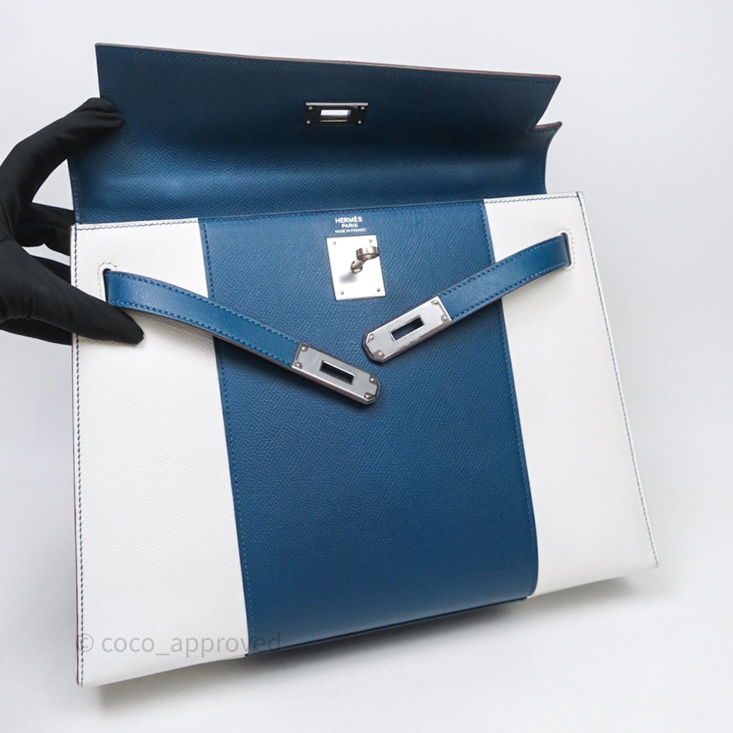 Hermès Kelly 32 Sellier Bleu Thalassa 7A/ White Epsom Palladium Hardware