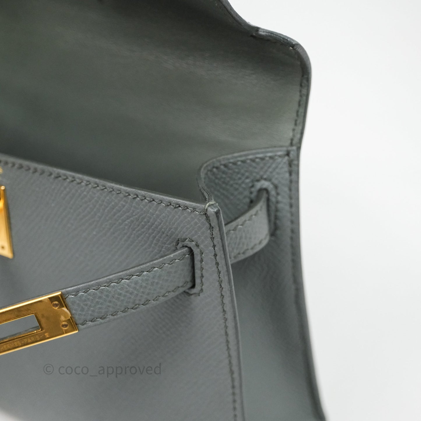 Hermès Mini Kelly Vert Amande 63 Epsom Gold Hardware