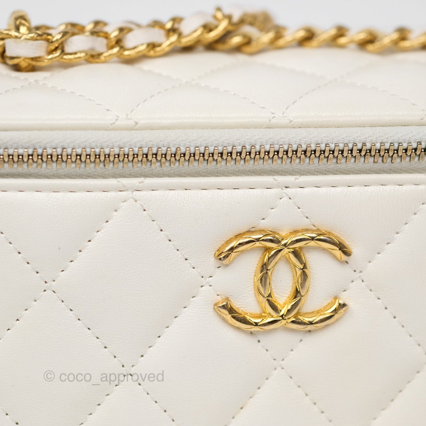 Chanel Vanity with Double Chain White Shiny Lambskin 23C
