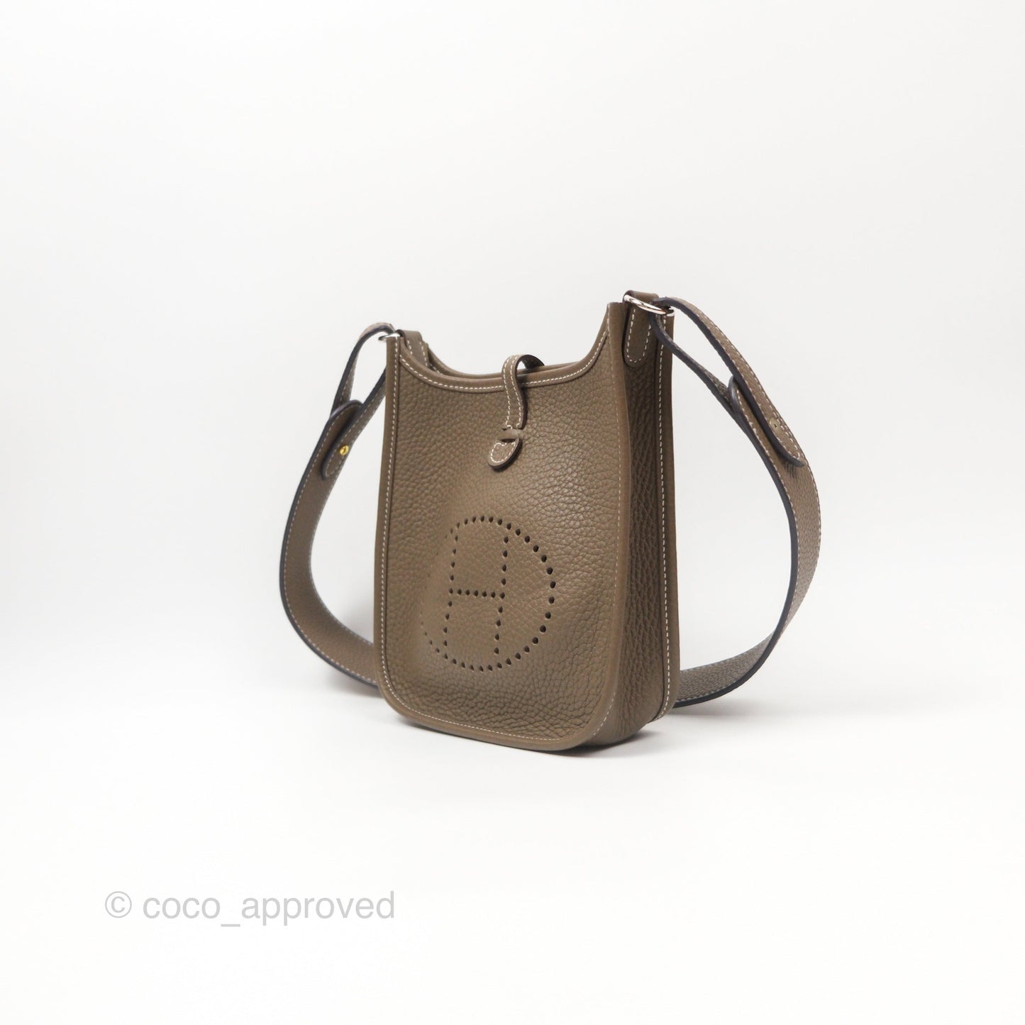 Hermès Mini Evelyne 16 Etoupe 18 Clemence Palladium Hardware with Bleu Indigo Strap