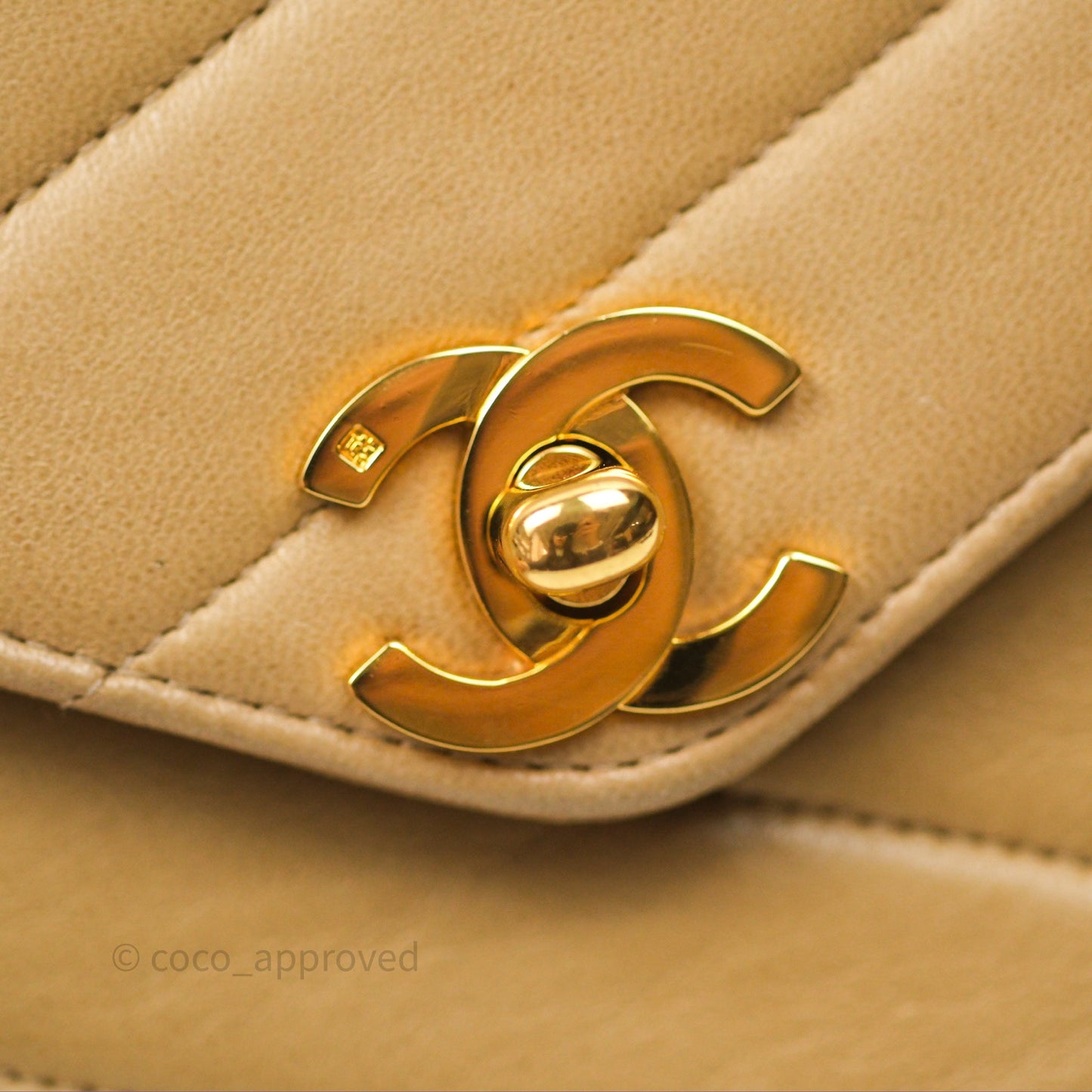 Chanel Vintage Medium Flap Chevron Beige Lambskin 24K Gold Hardware