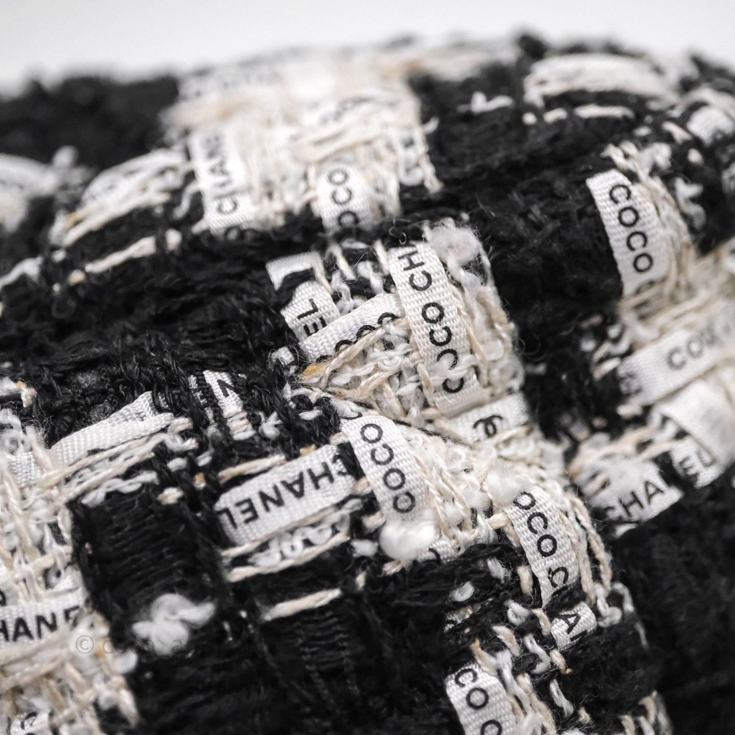 Chanel 19 Small Tweed Houndstooth Black & White Mixed Hardware