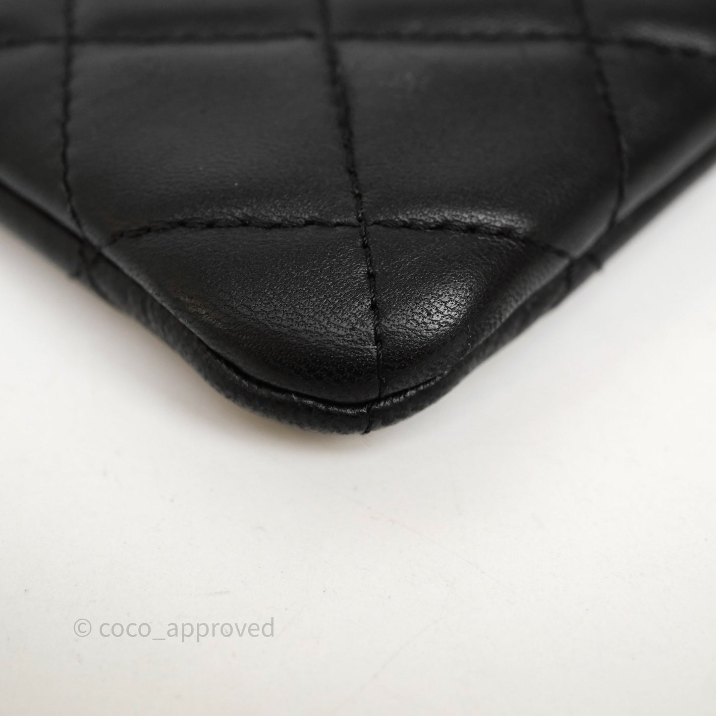Chanel Classic Zipper O Case Black/ White Gold Hardware