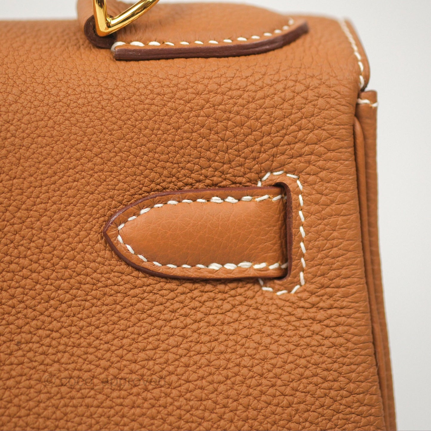 Hermès Retourne Kelly 28 Gold Togo Gold Hardware