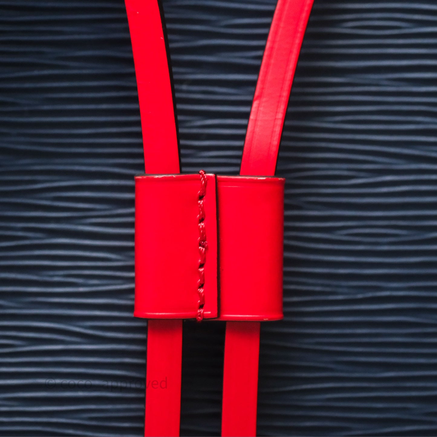 Louis Vuitton Neonoe MM Navy / Red Epi