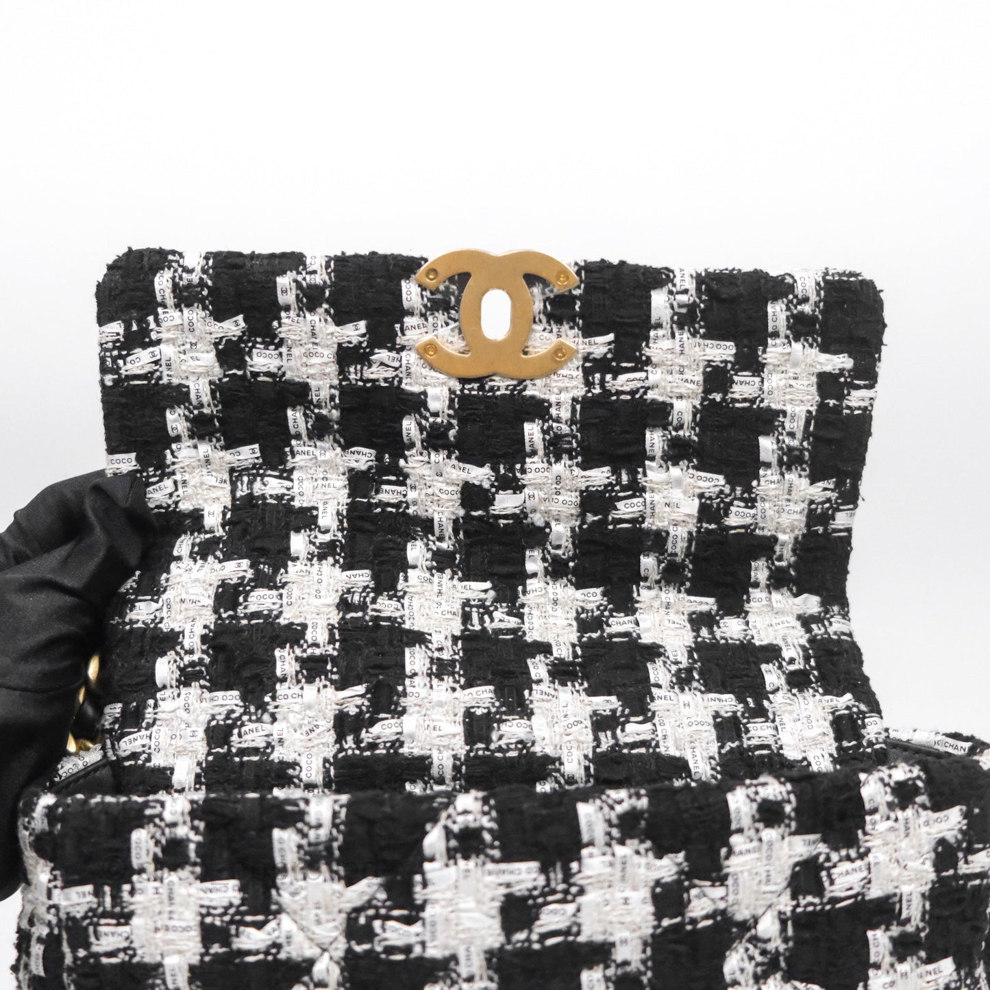 Chanel 19 Small Tweed Houndstooth Black & White Mixed Hardware