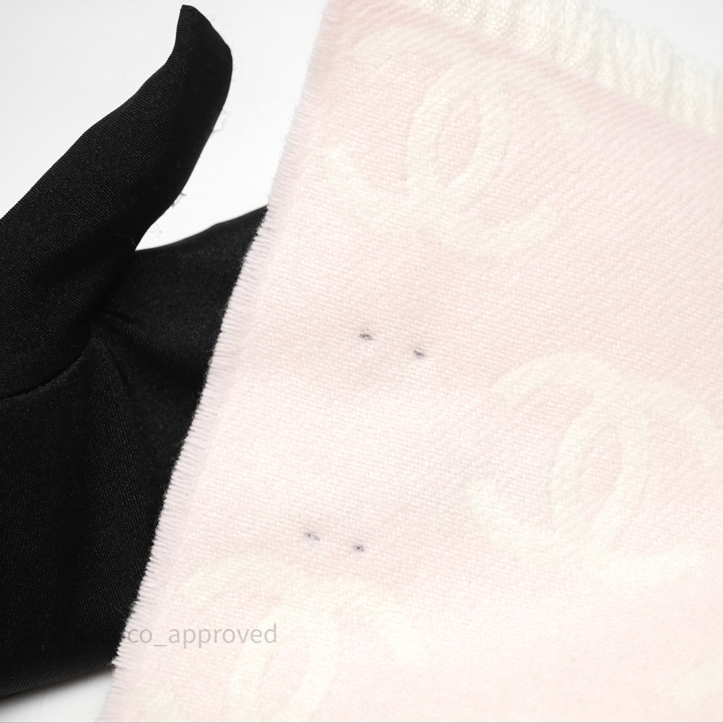 Chanel CC Logo Scarf Wool Pink