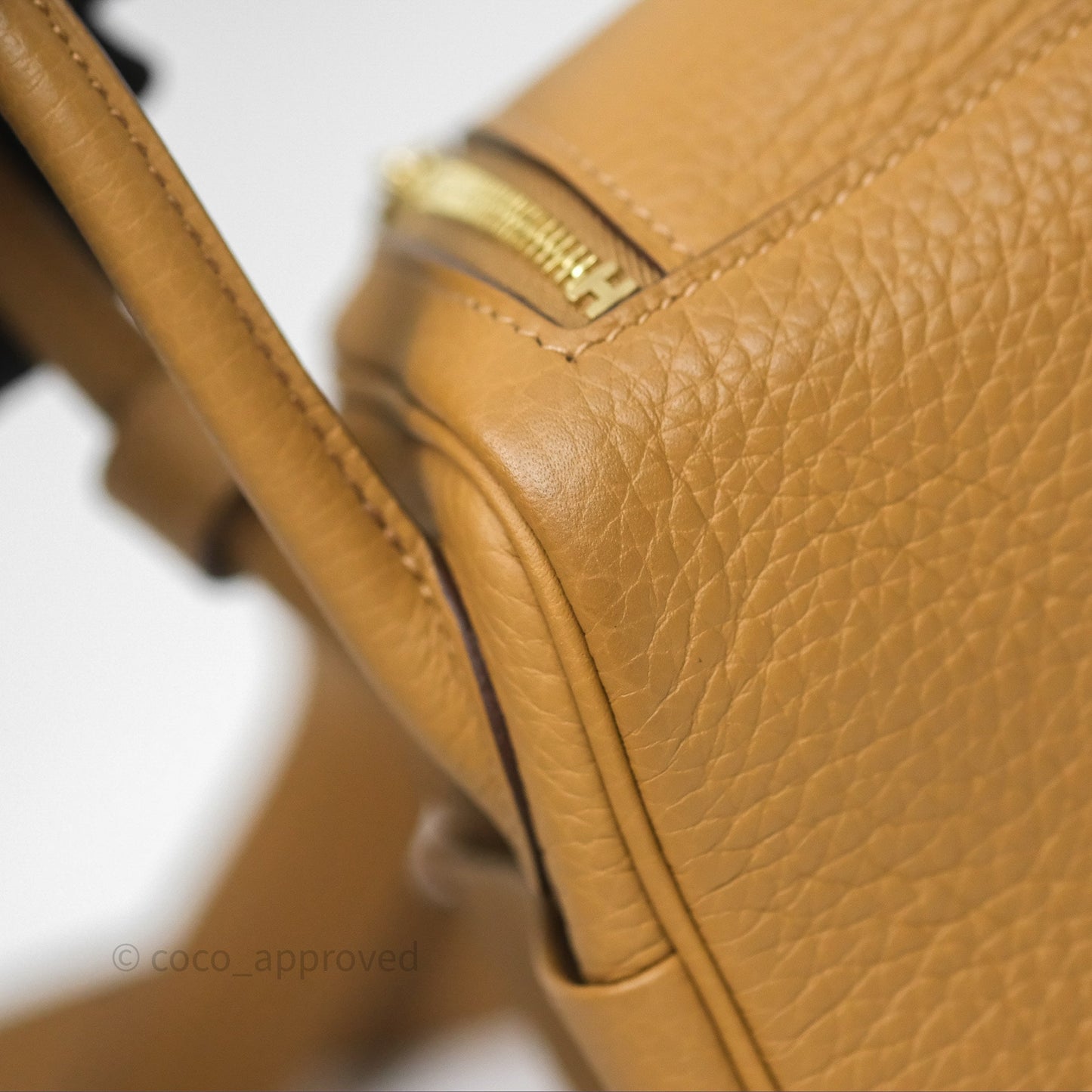 Hermès Mini Lindy 20 Biscuit 4B Clemence Gold Hardware With Rodeo
